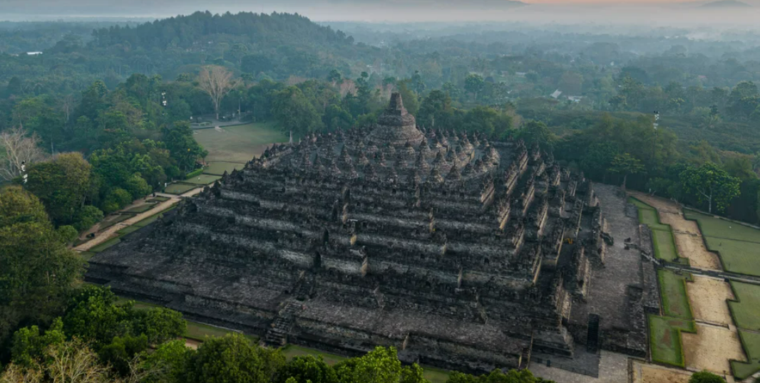 Borobudur Temple Compounds